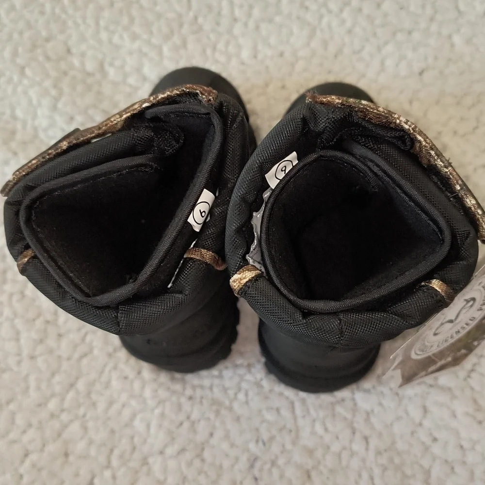 NWT Child's Camo/Black Itasca Snow Cat Winter Boots Size 6T